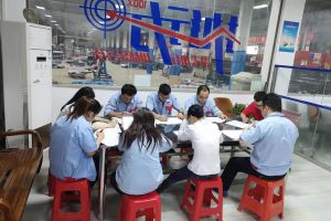 廣州鈑金成形加工廠【恒宇泰金屬】每天下午5點進行生產統籌會議