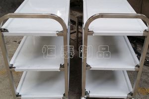 不銹鋼加工一個(gè)不銹鋼手推車多少錢？【恒宇泰】專注不銹鋼加工15年老廠，告訴給您