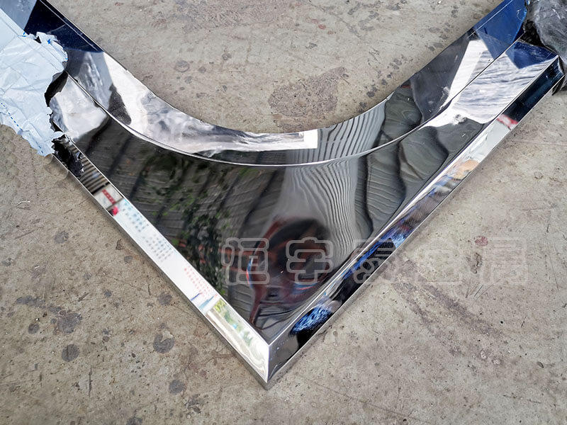 鏡面不銹鋼板加工時(shí)要注意什么