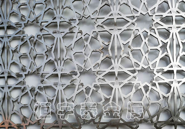 激光金屬切割設(shè)備在使用過(guò)程中應(yīng)注意哪些問(wèn)題