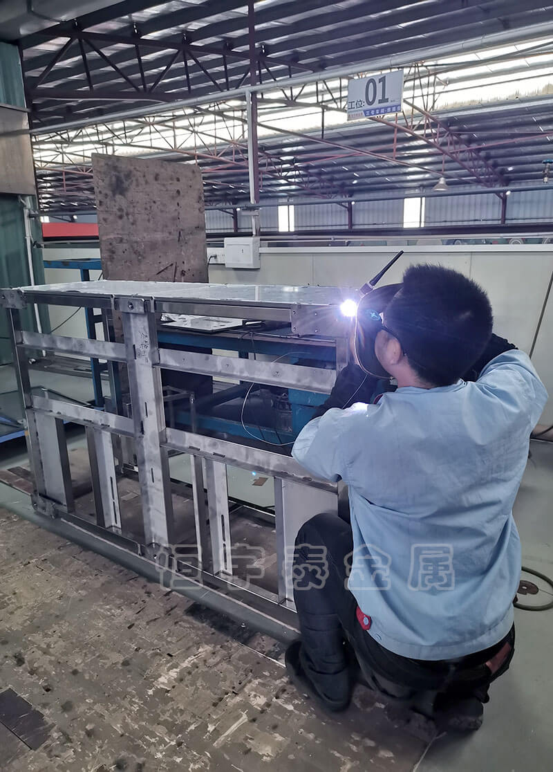 在焊接加工過程中 需要采取哪些危險的預防措施