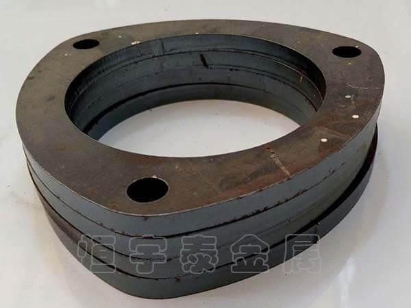 在選擇激光切割機的輔助氣體時應考慮哪些因素